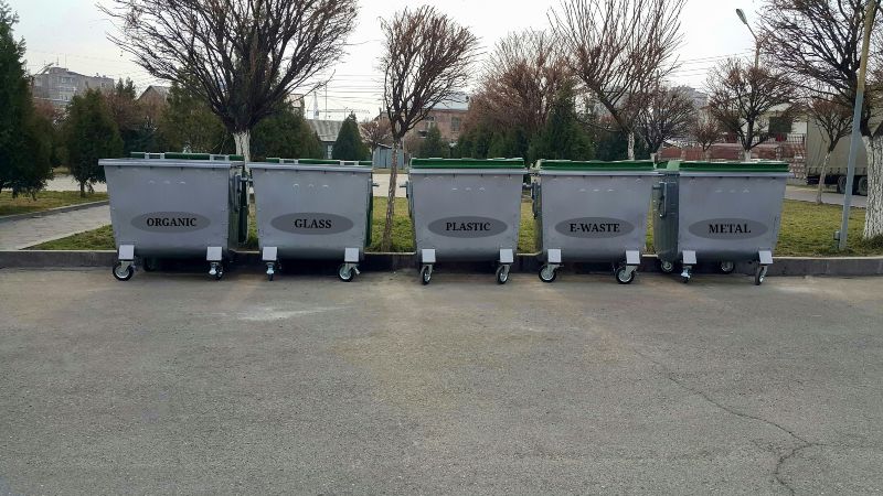 Doorstep trash and recycling pickup with a separate recyclables bin in the Greater Boston Area. 